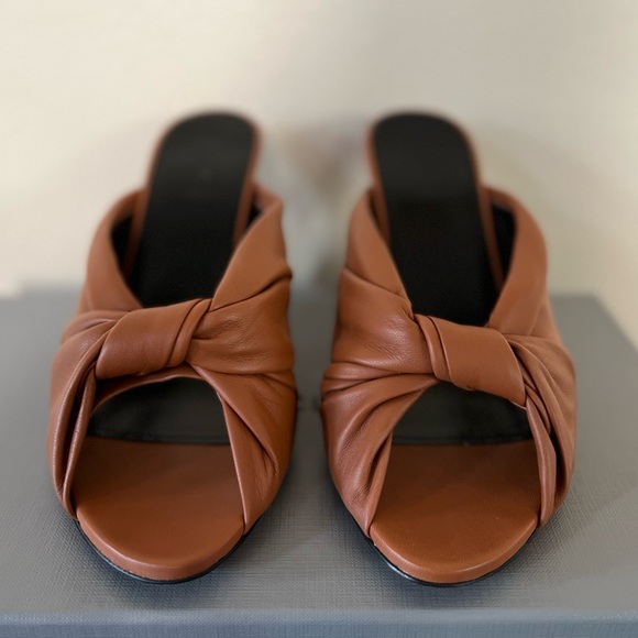 BALENCIAGA Shoes - Picture 1 of 4